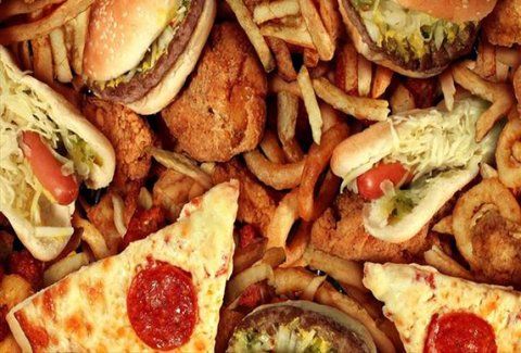 Fast food: Θα τρομάξετε άμα δείτε τι γίνεται στο στομάχι σας (βίντεο)